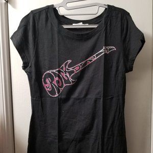 Foil pink guitar roc tee ss scoop neck